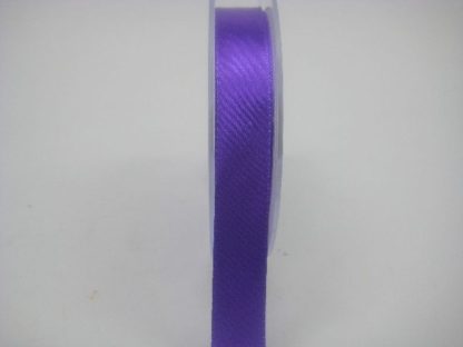15 MM X 22.5 METRES SATIN RIBBON IN PURPLE- IF QUANTITY IS MORE THAN 10 PAY £1.05 A ROLL